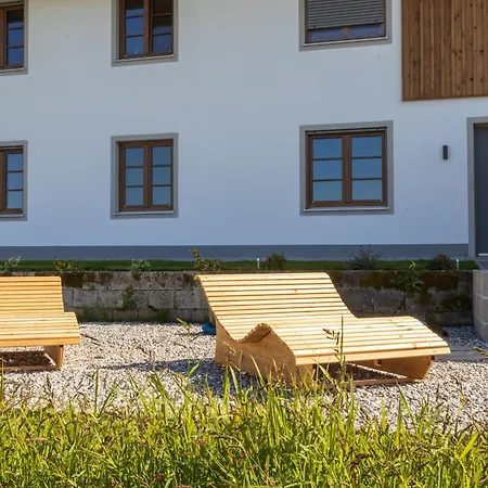 Beautiful New Building Attic Viktoria Apartamento Böbing